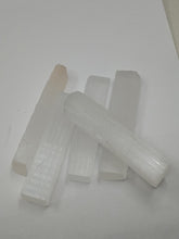 Load image into Gallery viewer, Selenite Sticks 2.75 to 3&quot; Pack of 5
